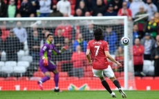 Cavani ghi bàn siêu phẩm, Man Utd về nhì Ngoại Hạng Anh