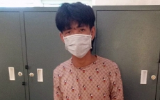 Hà Nội: Nam thanh niên tông thẳng xe vào cảnh sát để 'thông chốt' kiểm dịch