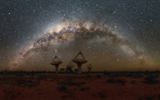 Đài thiên văn Úc bắt được hàng ngàn tín hiệu vô tuyến từ thiên hà khác