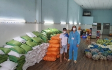 Việt Hương tiết lộ lý do tạm ngừng từ thiện mùa dịch