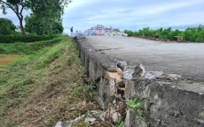 Nhiều đoạn đê ở Hà Nội bị sụt lún