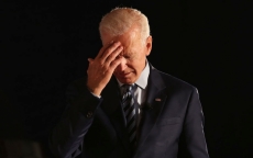 Giá xăng dầu tăng không ngừng và nguyên nhân khiến Tổng thống Mỹ Joe Biden 'bó tay'