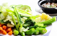 Điều gì xảy ra với cơ thể khi ăn rau thay cơm?