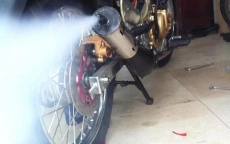 Độ ống xả xe máy: Phạm luật, gây hại cho động cơ
