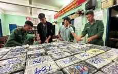 Phát hiện gần 300kg chất nghi ma túy trôi dạt vào bờ biển Quảng Ngãi