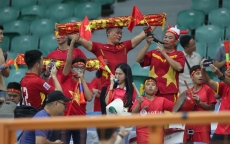 Hoà Minzy thổi kèn, cổ vũ Olympic Việt Nam trong trận gặp Olympic Nepal