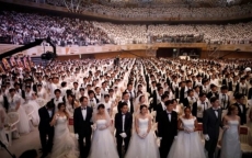 Cận cảnh 4.000 cặp từ 64 nước kết hôn tập thể ở Hàn Quốc