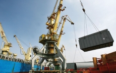Cảnh báo tàu ngoại lạm thu khi tăng giá dịch vụ cảng biển