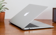Apple bị tố 'chém gió' về thời gian pin chờ trên MacBook