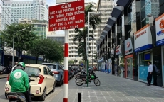 Dẹp bãi xe trên vỉa hè, người Sài Gòn khổ sở tìm chỗ gửi