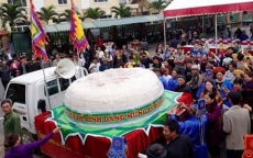 Đề xuất dâng Vua Hùng bánh dày 3 tấn: Sầm Sơn đang 'chạy đua lòng thành kính'?