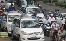 Taxi công nghệ: “Thẻ vàng” trong tay Bộ GTVT