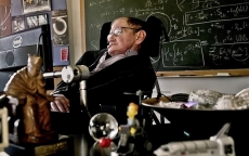 Nhà vật lý vĩ đại Stephen Hawking qua đời ở tuổi 76