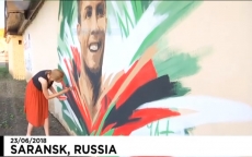 Bức tranh tường vẽ Ronaldo thu hút sự chú ý trên đường phố Saransk