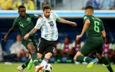 Trọng tài đã 'giải cứu' Argentina của Messi như thế nào?