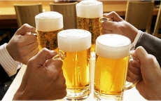 Người Việt tiêu thụ rượu, bia tăng nhanh và ở mức cao