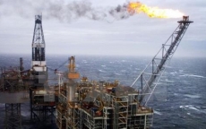 Giá dầu châu Á phục hồi trước những lo ngại về triển vọng nguồn cung của Iran