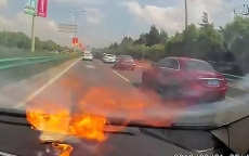 Lái xe hú vía khi điện thoại iPhone đột nhiên phát nổ