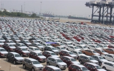 Hàng ngàn ô tô Thái Lan nhập khẩu về cảng Hiệp Phước
