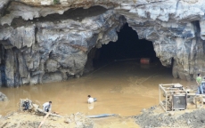 2 phu vàng mắc kẹt trong hang: Chủ mỏ lén lút khai thác vào ban đêm