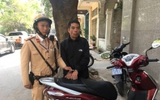 Hà Nội: CSGT cùng người dân tóm gọn tên trộm xe máy ngay trên phố