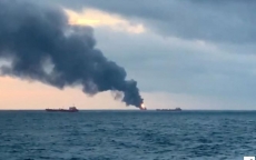 Hai tàu bốc cháy, 10 thủy thủ thiệt mạng ở Crimea
