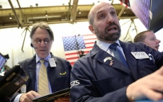 Dow Jones sụt điểm vì cổ phiếu Boeing tiếp tục lao dốc
