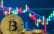 Giá Bitcoin bất ngờ tăng sốc, sắp chạm ngưỡng 5.000 USD