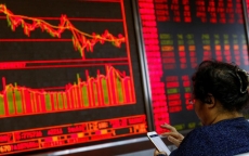 Chứng khoán, giá dầu đồng loạt “đỏ lửa” sau lời cảnh báo Trung Quốc của ông Trump