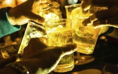 Mỗi người Việt tiêu thụ 43 lít bia trong 1 năm, sức uống vẫn còn “sung”?