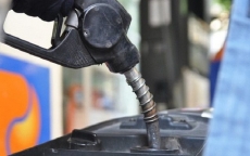 Nhập khẩu xăng dầu tiếp tục giảm mạnh trong 4 tháng đầu năm
