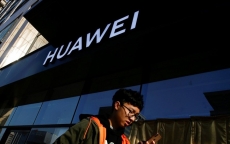 Trung Quốc tuyên bố không ngồi yên nhìn Mỹ hạ bệ Huawei