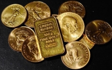 Đồng USD giảm giá đưa vàng lên cao nhất 2 tuần