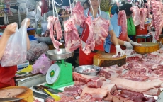 Giá thịt heo 'đẩy' CPI tháng 11 tăng kỷ lục trong 9 năm