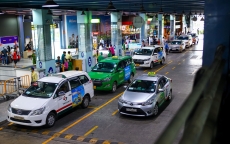'Khách đi xe công nghệ ở sân bay Tân Sơn Nhất phàn nàn là dễ hiểu'