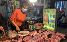 Qua đỉnh lịch sử, thịt lợn tại chợ về mức giá rẻ nhất năm
