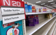Mỹ đối mặt với 'ác mộng' khan hiếm sữa công thức cho trẻ sơ sinh
