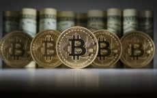 Kết thúc tháng 1/2018, giới đầu tư Bitcoin sững sờ nhìn tiền ảo “bốc hơi” 60 tỷ USD