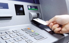 Phí chuyển tiền internet banking, rút tiền ATM của ngân hàng nào thấp nhất?
