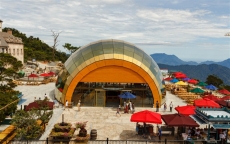 Độc đáo nhà hàng có thiết kế như thùng bia khổng lồ trên đỉnh núi Chúa