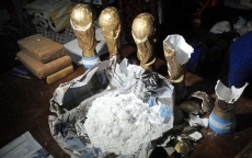 Đường dây buôn ma túy ngụy trang bằng ‘cúp vàng’ World Cup
