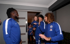 Chelsea bất ngờ đến thăm nhà CĐV nhí ở Australia