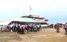 'Giải cứu' thành công 2.000 người bị mắc kẹt trên đảo Lý Sơn