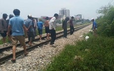 Hai người bị tàu hỏa hất văng khỏi đường ray thiệt mạng
