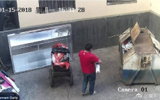 Phẫn nộ: Người đàn ông bỏ đứa con mới sinh được hai tiếng vào thùng rác
