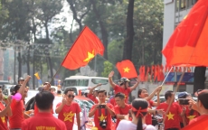 Sài Gòn 'đỏ rực' trước thềm chung kết U23 Việt Nam