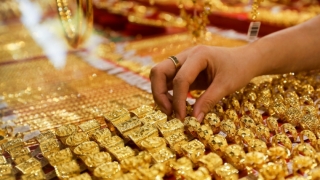 Vàng trong nước sáng 21-2 giữ đà tăng theo giá vàng thế giới