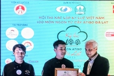 Hiệp hội Du lịch Việt Nam trao giải Đầu bếp tiềm năng trẻ tại Hội thi Xác lập kỷ lục “100 món ngon từ cây atiso Đà Lạt”