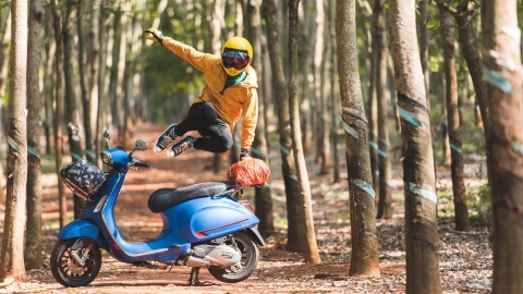 4 Vespa, 8 ngày, và hành trình 1.500 km