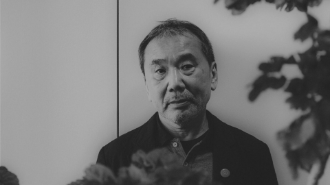Haruki Murakami: Nói gì khi nói về... áo thun